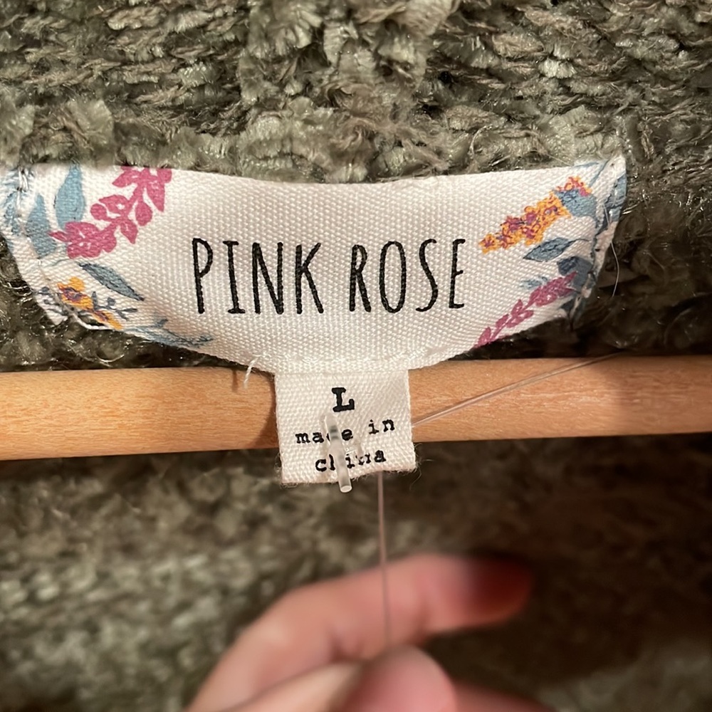 Pink rose sweater - Picture 3 of 6
